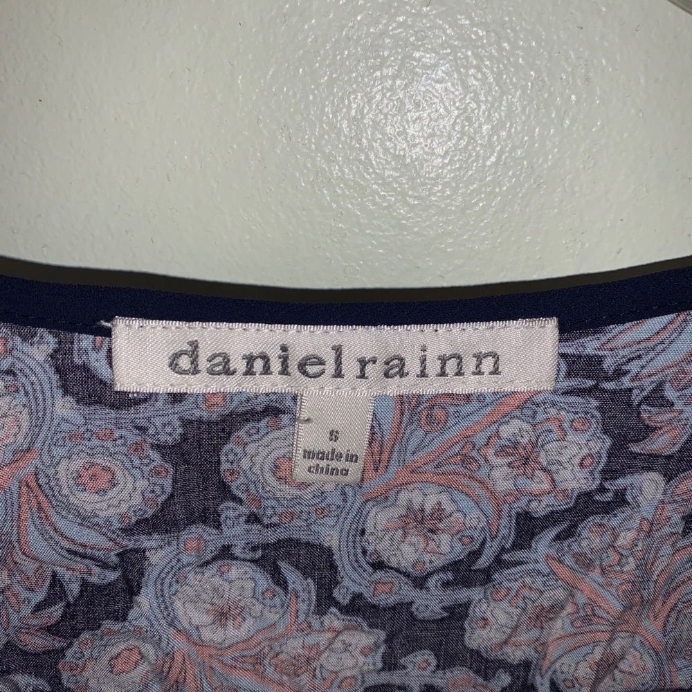 patterned blouse - Picture 2 of 4
